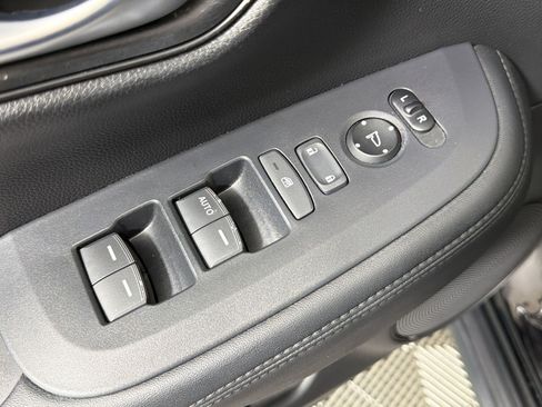 Used 2024 Honda HR-V LX image 19