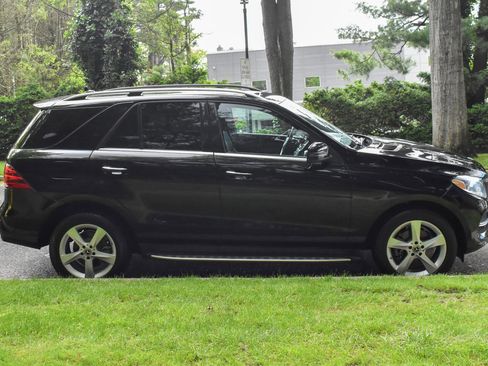 Used 2017 Mercedes-Benz GLE 350 w/ Premium 1 Package image 10