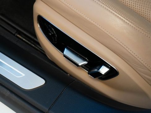 Used 2021 Audi A8 L 4.0T image 20