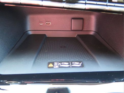 New 2026 Chevrolet Traverse Z71 w/ Enhanced Driving Package AWD/4WD image 14