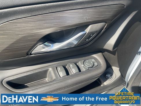 Used 2023 GMC Terrain SLE w/ Driver Convenience Package FWD image 23