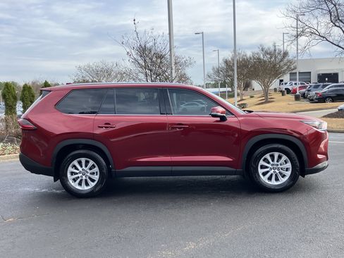 Used 2025 Toyota Grand Highlander FWD image 11