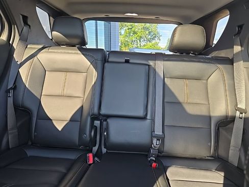 Used 2024 Chevrolet Equinox Premier AWD/4WD image 38