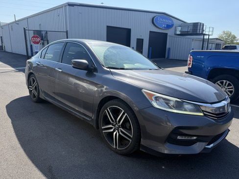 Used 2016 Honda Accord Sport image 4