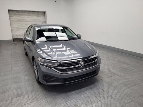 Used 2024 Volkswagen Jetta SE FWD image 14