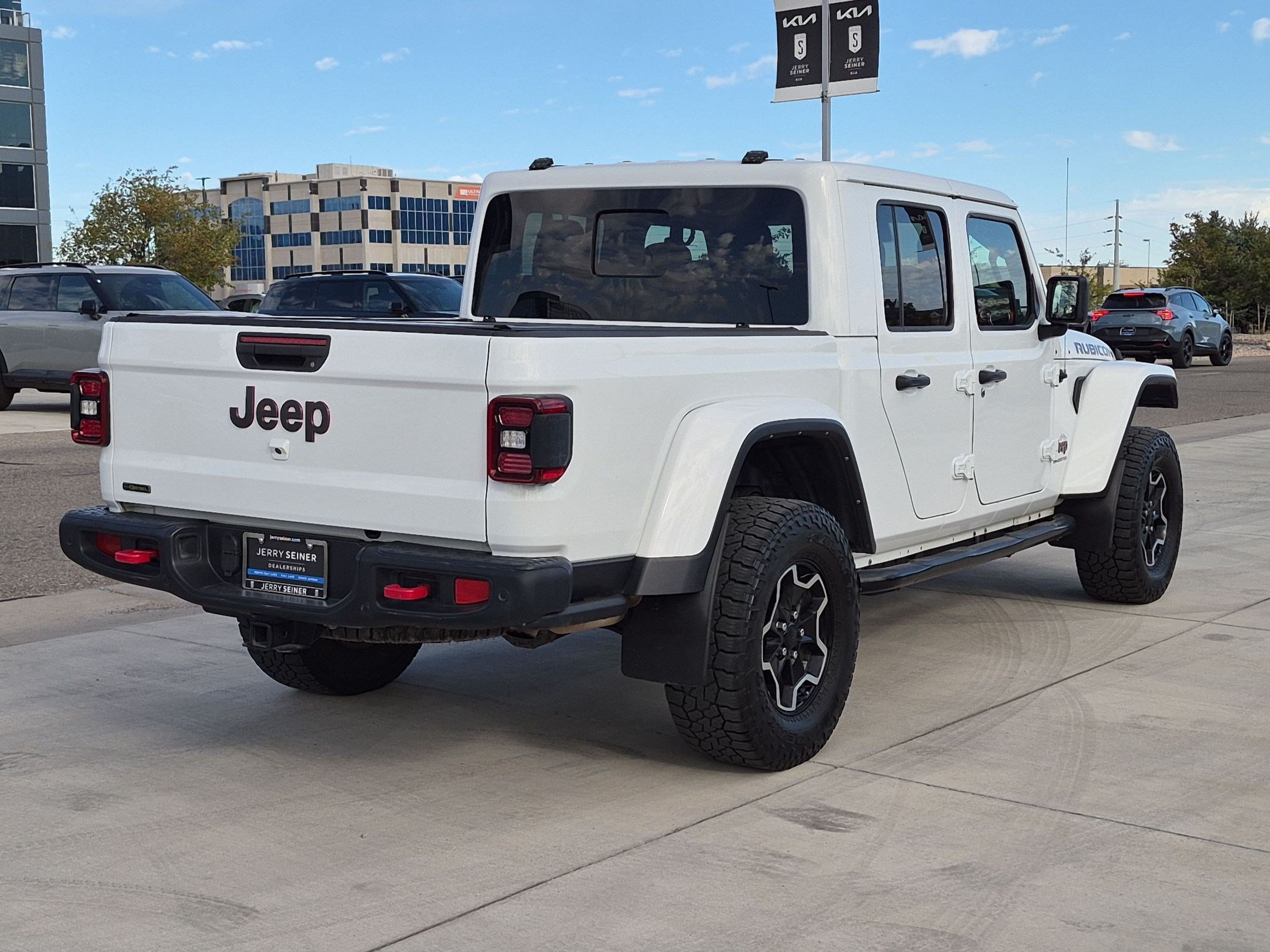Used 2021 Jeep Gladiator Rubicon AWD/4WD image 6