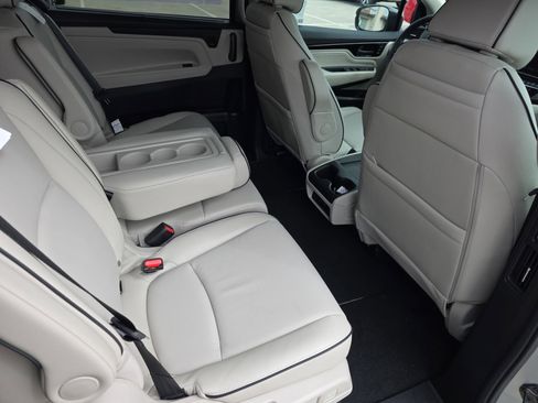 New 2026 Honda Odyssey Elite image 11