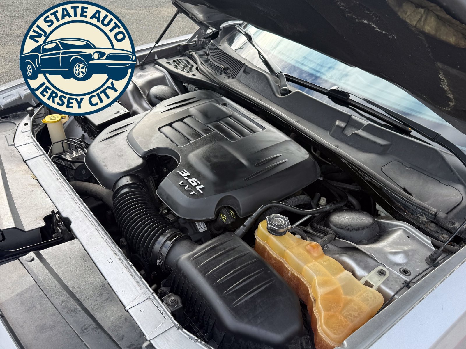 Used 2015 Dodge Challenger SXT Plus RWD image 41