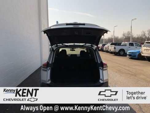 Used 2023 Nissan Rogue SV image 7