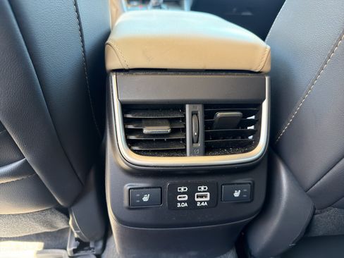 Used 2023 Subaru Outback Limited AWD/4WD image 11