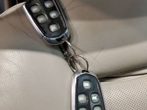 Used 2016 Cadillac SRX Luxury w/ Driver Awareness Package image 29