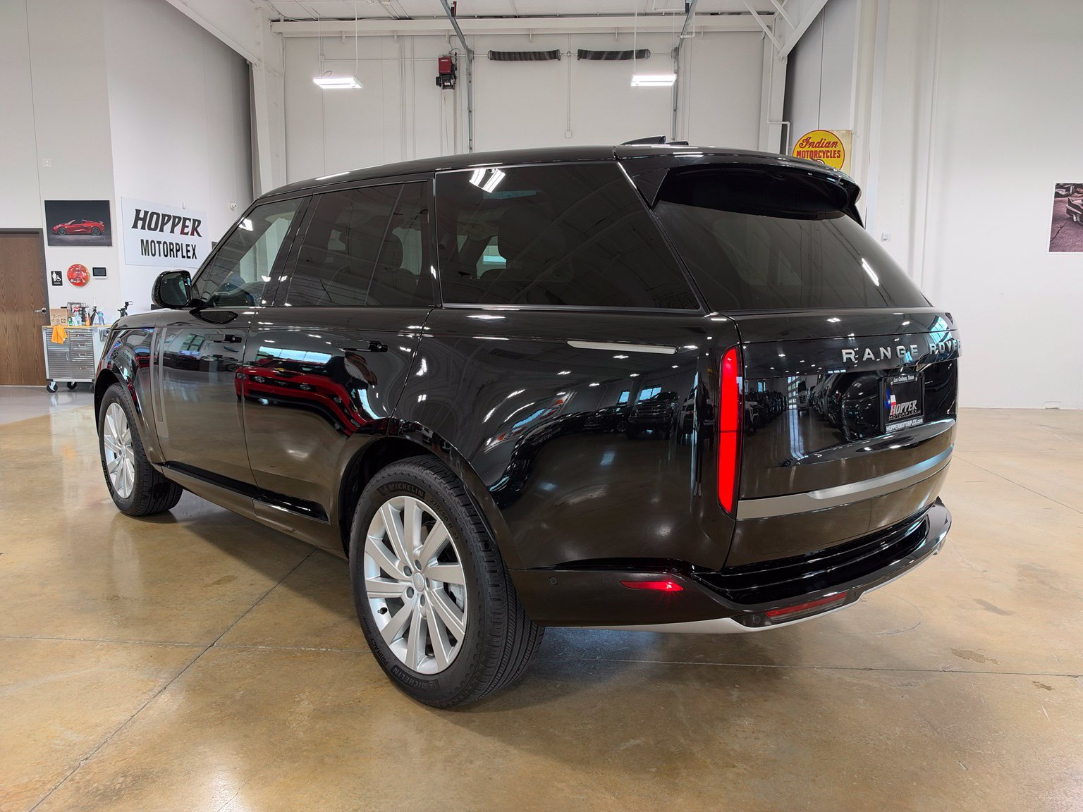 Used 2024 Land Rover Range Rover SE AWD/4WD image 6