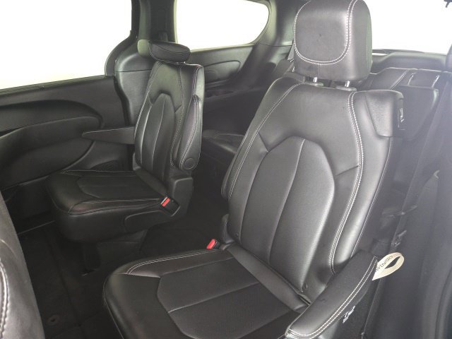 Used 2026 Chrysler Pacifica Select FWD image 14