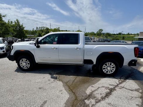 Used 2022 GMC Sierra 2500 Denali w/ Technology Package AWD/4WD image 2