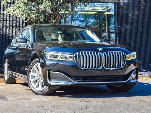 Used 2020 BMW 740i w/ Cold Weather Package image 7
