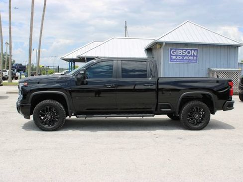 Used 2025 Chevrolet Silverado 2500 LT w/ Trail Boss Package AWD/4WD image 6