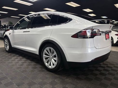Used 2020 Tesla Model X Long Range AWD/4WD image 8