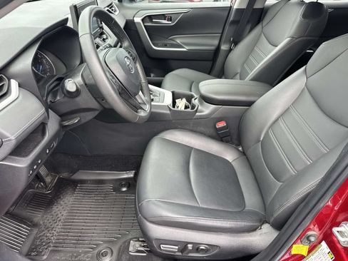 Used 2022 Toyota RAV4 XLE Premium AWD/4WD image 19