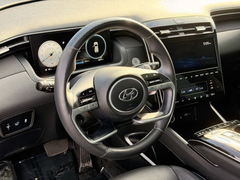Used 2022 Hyundai Tucson Limited FWD image 17