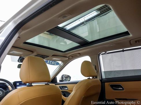 Used 2021 Nissan Rogue Platinum image 12