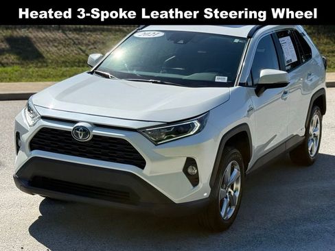 Used 2021 Toyota RAV4 XLE Premium AWD/4WD image 9