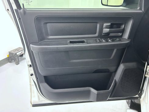 Used 2015 RAM 3500 Tradesman w/ Chrome Appearance Group AWD/4WD image 9