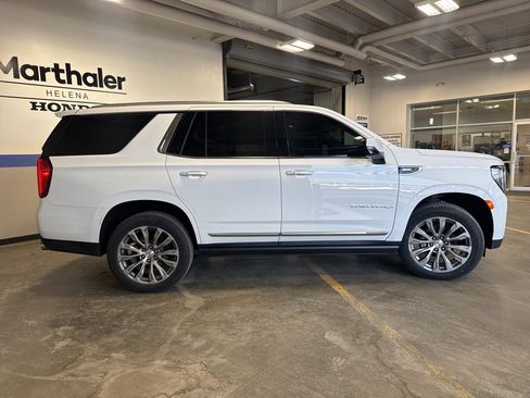 Used 2021 GMC Yukon Denali w/ Denali Premium Package image 4