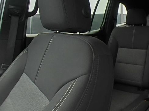 Used 2025 GMC Acadia Elevation FWD image 9