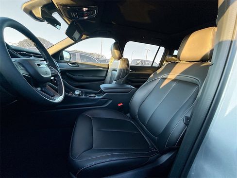New 2025 Jeep Grand Cherokee L Limited image 22