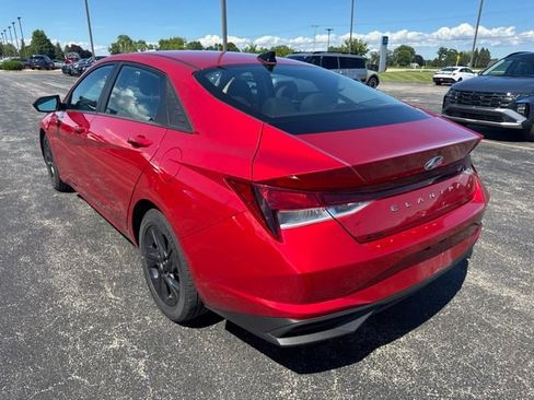 Used 2023 Hyundai Elantra SEL FWD image 5