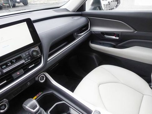 Certified 2024 Toyota Grand Highlander XLE image 26