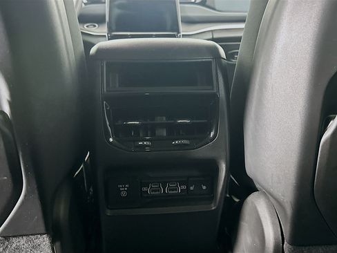 Used 2023 Jeep Grand Cherokee 4WD 4xe w/ Luxury Tech Group II image 27
