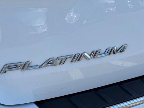 Certified 2020 Ford Explorer Platinum w/ Premium Technology Package AWD/4WD image 30