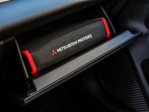 New 2026 Mitsubishi Outlander SE image 18