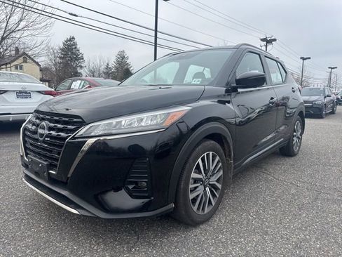 Certified 2024 Nissan Kicks SR w/ SR Premium Package image 3