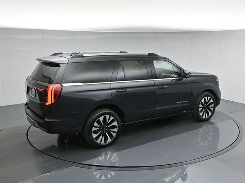 Used 2025 Ford Expedition Platinum w/ Driver's Package AWD/4WD image 47