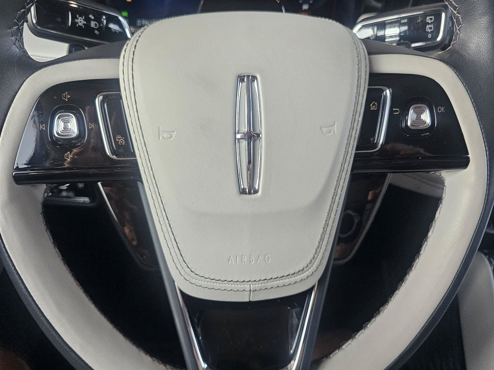 Used 2025 Lincoln Aviator 2WD w/ Jet Appearance Package image 8
