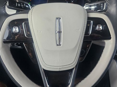 Used 2025 Lincoln Aviator 2WD w/ Jet Appearance Package image 8