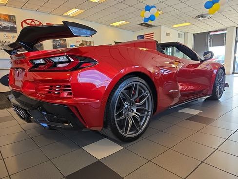 Used 2024 Chevrolet Corvette Z06 w/ Z07 Performance Package RWD image 2