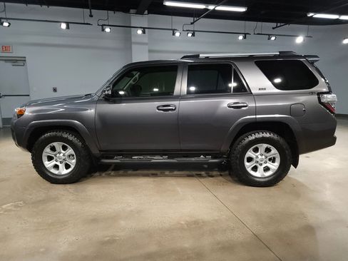 Used 2023 Toyota 4Runner SR5 Premium w/ Moonroof Package RWD image 4