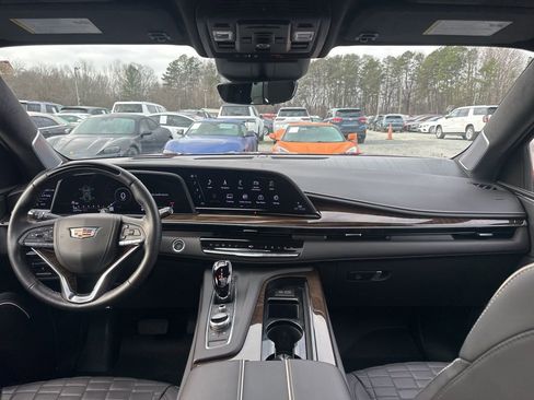 Used 2024 Cadillac Escalade ESV Premium Luxury Platinum image 16