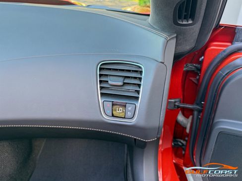 Used 2015 Chevrolet Corvette Z06 w/ 3LZ Preferred Equipment Group image 39