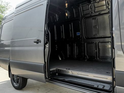 New 2025 Mercedes-Benz Sprinter 2500 image 10