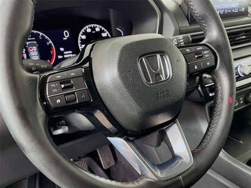Used 2025 Honda Pilot EX-L image 15