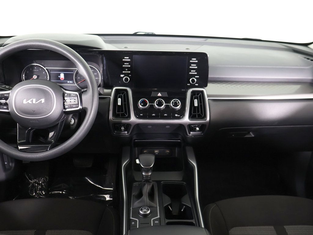 Used 2023 Kia Sorento LX FWD image 36