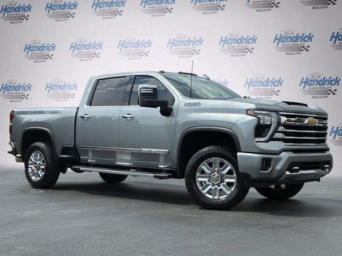 Used 2025 Chevrolet Silverado 3500 High Country w/ High Country Premium Package AWD/4WD image 2