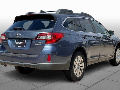 Used 2017 Subaru Outback 2.5i Premium image 12