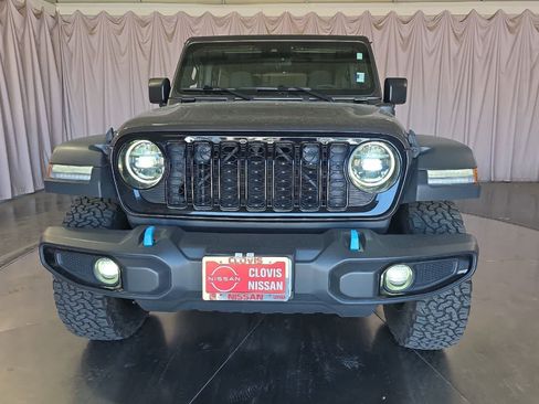 Used 2024 Jeep Wrangler Unlimited AWD/4WD image 11