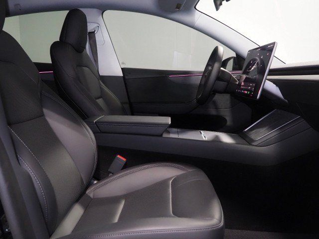 Used 2026 Tesla Model Y Long Range RWD image 16