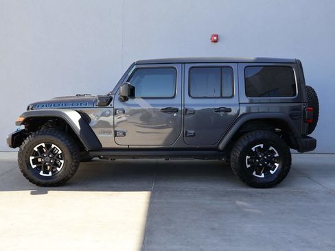 Used 2025 Jeep Wrangler Unlimited Rubicon 4xe w/ Convenience Group AWD/4WD image 2